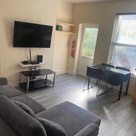 Spacious 4 Bedroom House Near Stokes Croft!! Central!!! Bristol Esterno foto