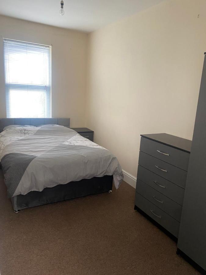 Spacious 4 Bedroom House Near Stokes Croft!! Central!!! Bristol Esterno foto