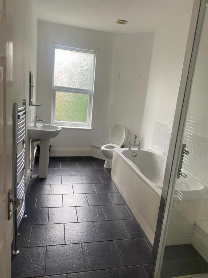 Spacious 4 Bedroom House Near Stokes Croft!! Central!!! Bristol Esterno foto