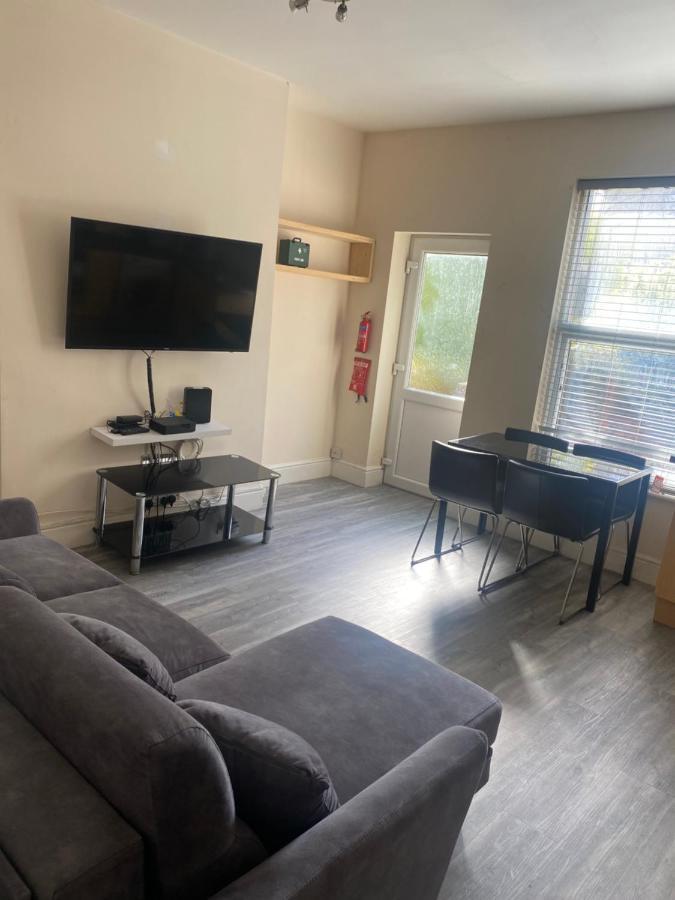 Spacious 4 Bedroom House Near Stokes Croft!! Central!!! Bristol Esterno foto