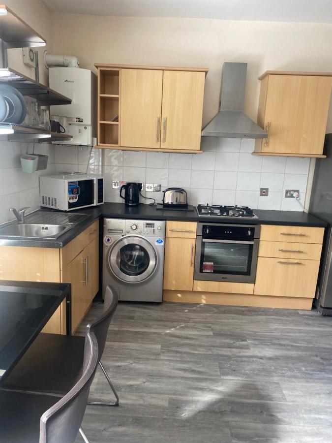 Spacious 4 Bedroom House Near Stokes Croft!! Central!!! Bristol Esterno foto